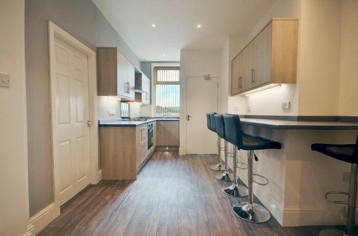 2 Bedroom Flat To Rent In First Floor Flat, Railway Road, Darwen, BB3
