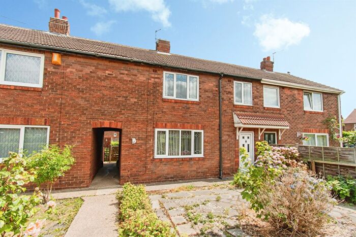 3 Bedroom Semi-Detached House For Sale In Priory Road, Featherstone, Pontefract, WF7
