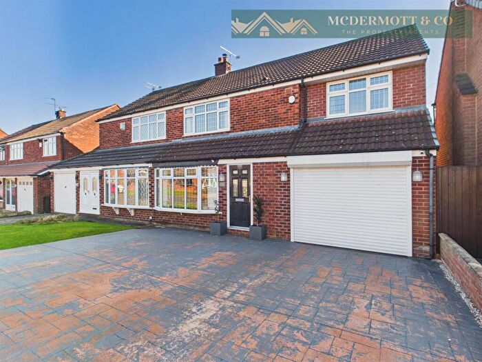 3 Bedroom Semi Detached House For Sale In Leicester Road, Failsworth, M35