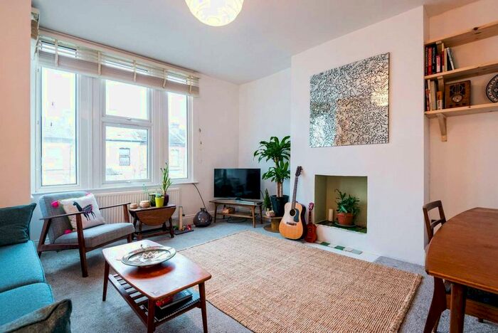 3 Bedroom Flat To Rent In Whittington Road, London, N22