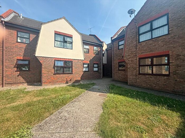 1 Bedroom Flat For Sale In The Ashleighs, Sanders Road, Canvey Island, SS8
