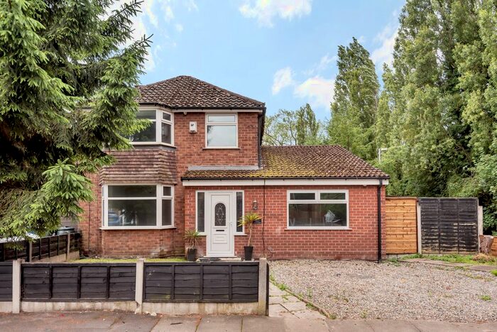 3 Bedroom Semi-Detached House To Rent In Farm Lane, Worsley, Manchester, M28