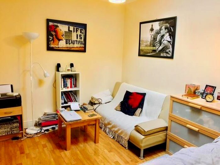 Studio To Rent In Uxbridge Road, Hanwell, W7