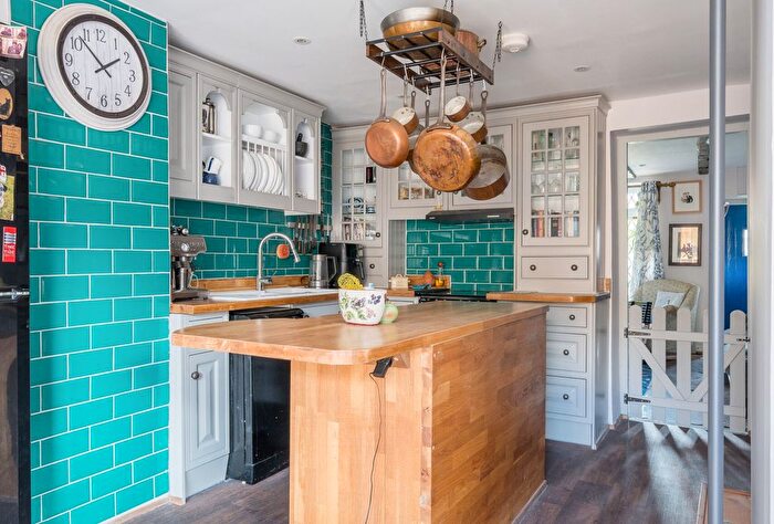 3 Bedroom Semi-detached House For Sale In The Causeway, Coalpit Heath, Bristol, Gloucestershire, BS36