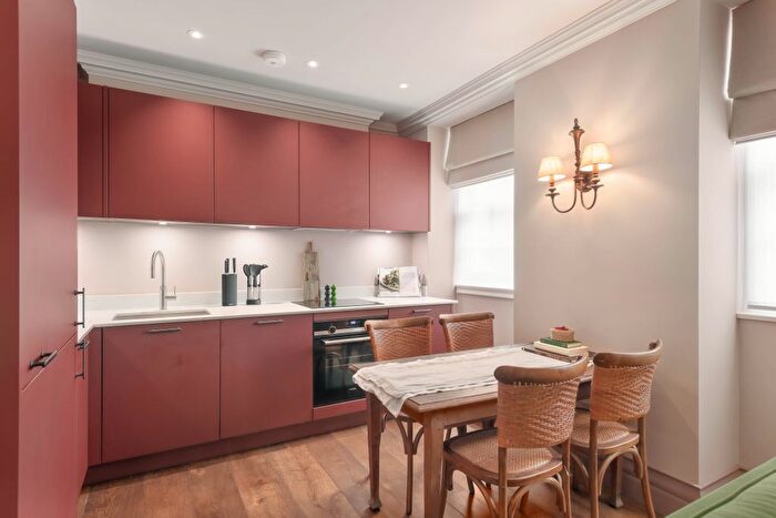 1 Bedroom Flat To Rent In Upper Berkeley Street, London, W1H