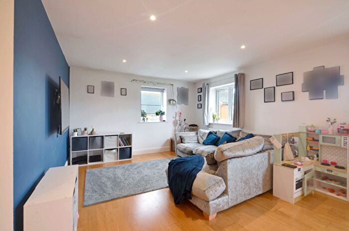 2 Bedroom Flat For Sale In Liddell Way, Leighton Buzzard, LU7