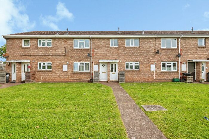 2 Bedroom Flat For Sale In Kingsland, Watchet, TA23