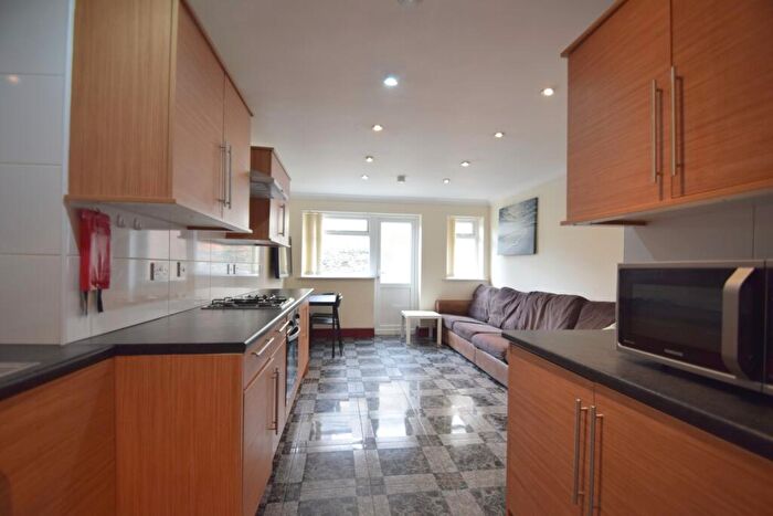 6 Bedroom House To Rent In Moy Road, Roath, CF24