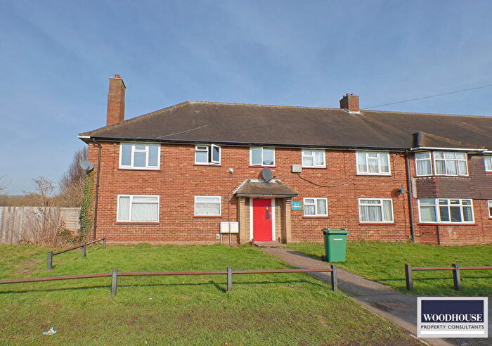 2 Bedroom Apartment For Sale In Albemarle Avenue, Cheshunt, Waltham Cross, EN8