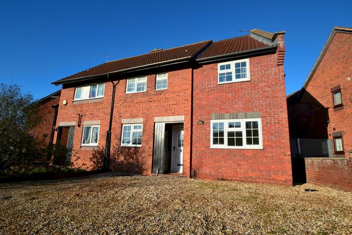 3 Bedroom Semi-Detached House To Rent In Buchan Street, Cambridge, CB4