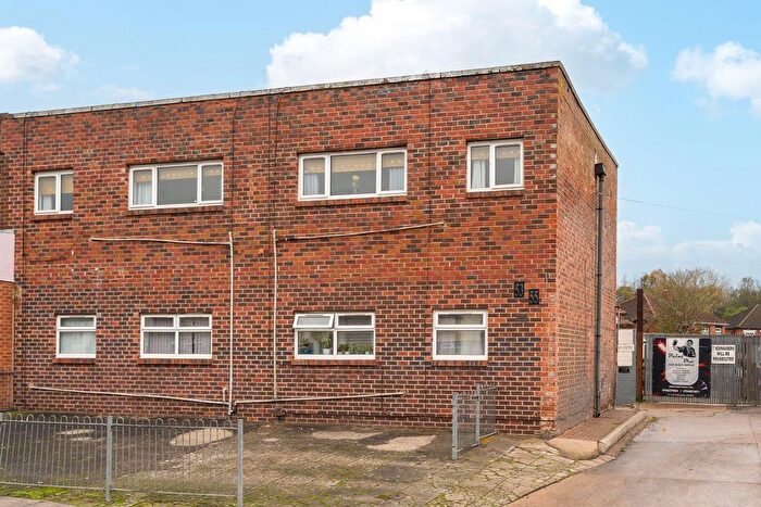 4 Bedroom Flat To Rent In Selby Road, Leeds, LS9