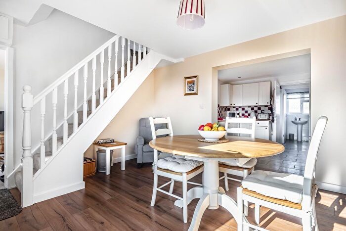 2 Bedroom Detached House To Rent In Newbury, Berkshire, RG14