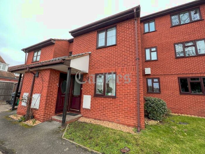 1 Bedroom Flat To Rent In Manor Court, Manor Road, Waltham Abbey, EN9