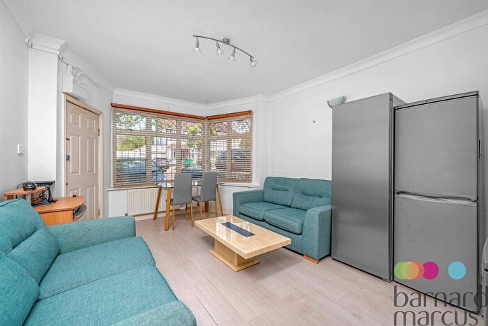 2 Bedroom Flat For Sale In Faber Gardens, London, NW4