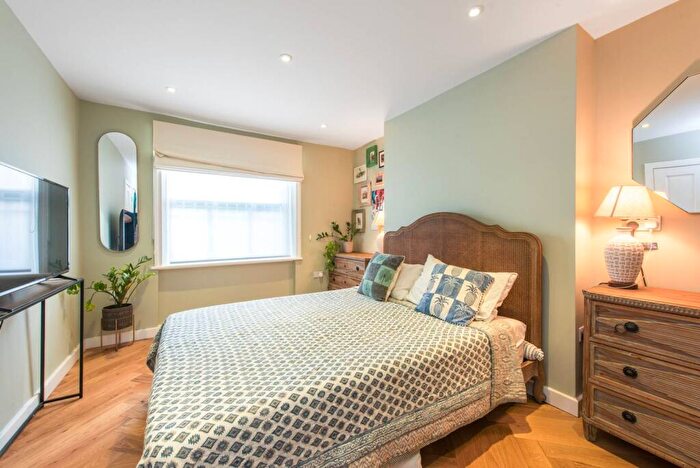3 Bedroom Flat For Sale In Belsize Road, South Hampstead, London, NW6