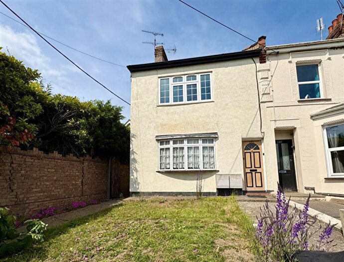 1 Bedroom Flat For Sale In Eastwood Road, Rayleigh, SS6