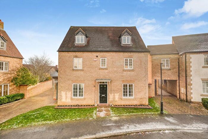 5 Bedroom Detached House For Sale In Brownset Drive, Kingsmead, Milton Keynes, MK4