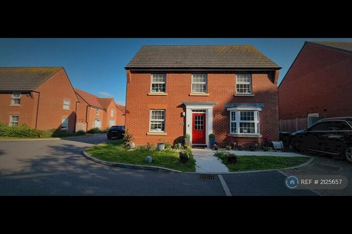 4 Bedroom Detached House To Rent In Camberwell Place, Hemel Hempstead, HP2