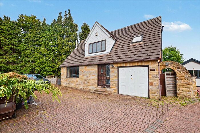 3 Bedroom Detached House For Sale In Aberford Road, Stanley, Wakefield, West Yorkshire, WF3