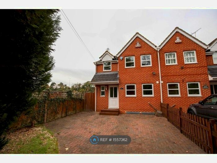 5 Bedroom Semi-Detached House To Rent In Crown Cottages, Egham, TW20