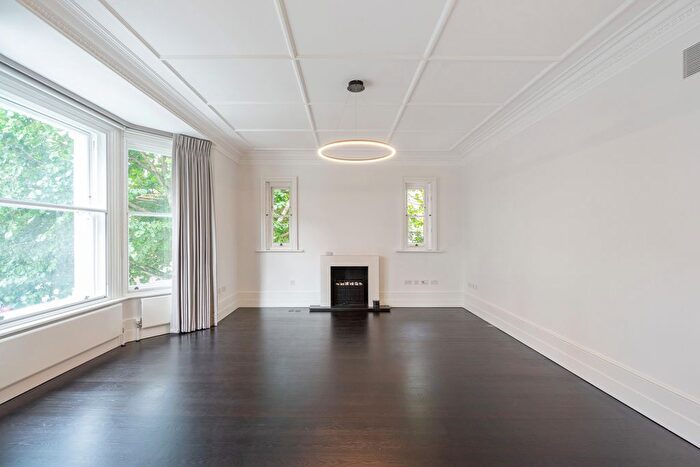3 Bedroom Flat To Rent In Sloane Street, Knightsbridge, SW1X