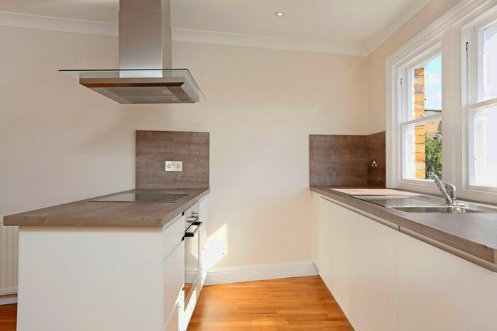 1 Bedroom Flat To Rent In Hillgate Place, London, SW12