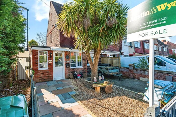 3 Bedroom End Terrace House For Sale In Cornel Road, Southampton, Hampshire, SO19