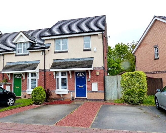 2 Bedroom End Of Terrace House To Rent In Mclaren Fields, Leeds, LS13