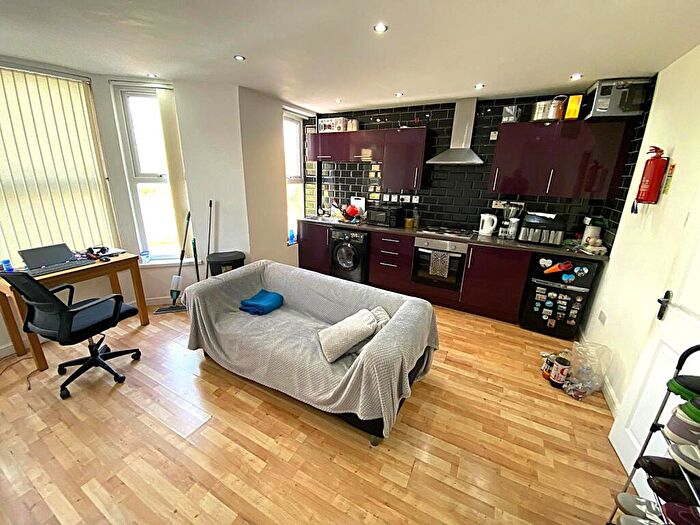 1 Bedroom Flat To Rent In Taff Embankment, Grangetown, Cardiff, CF11