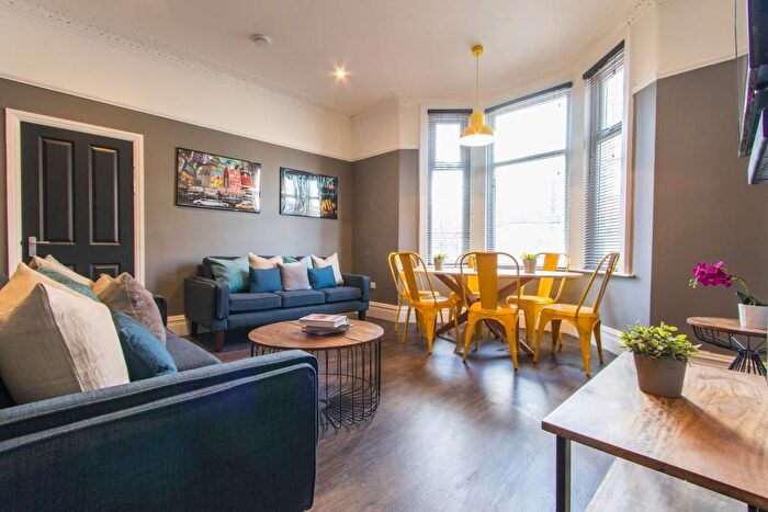 6 Bedroom Terraced House To Rent In Gresford Avenue, Liverpool, L17