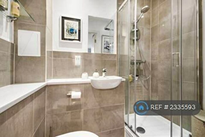 2 Bedroom Flat To Rent In Amelia Street, Elephant & Castle, SE17