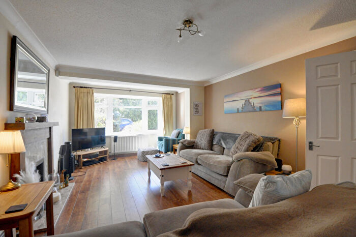 4 Bedroom Detached House For Sale In Springfield Park, Holyport, Berkshire, SL6