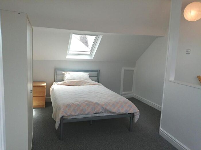 3 Bedroom House To Rent In Hands Road, Crookesmoor, S10