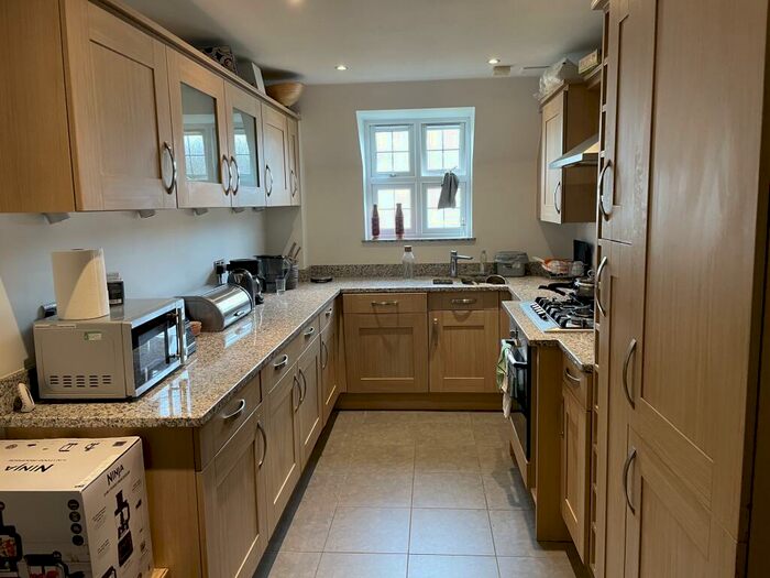 2 Bedroom Apartment To Rent In Shoppenhangers Road, Maidenhead, SL6