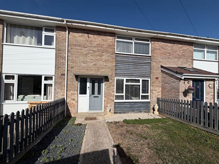 3 Bedroom Terraced House For Sale In Overlands Road, Weymouth, DT4