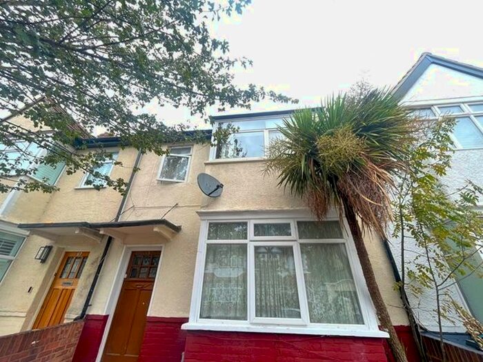 1 Bedroom Property To Rent In Cavendish Road, Colliers Wood, Surrey, SW19