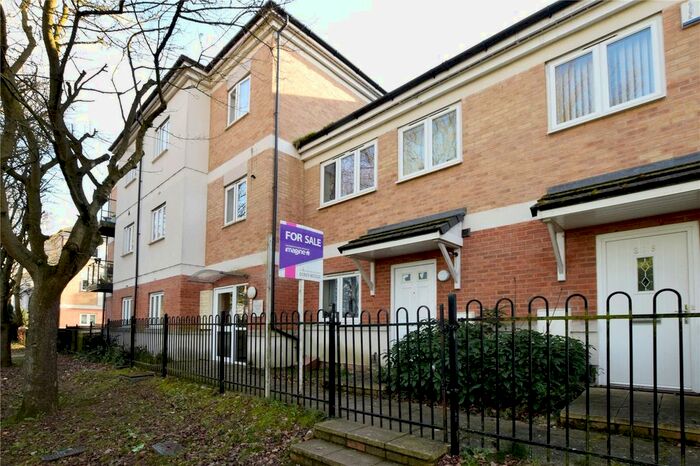 2 Bedroom Flat To Rent In Cezanne Road, Watford, WD25