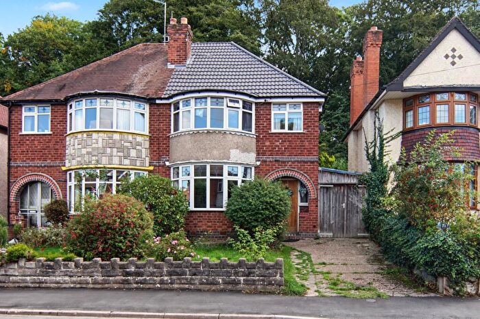 3 Bedroom Semi-Detached House For Sale In Hathaway Road, Coventry, CV4