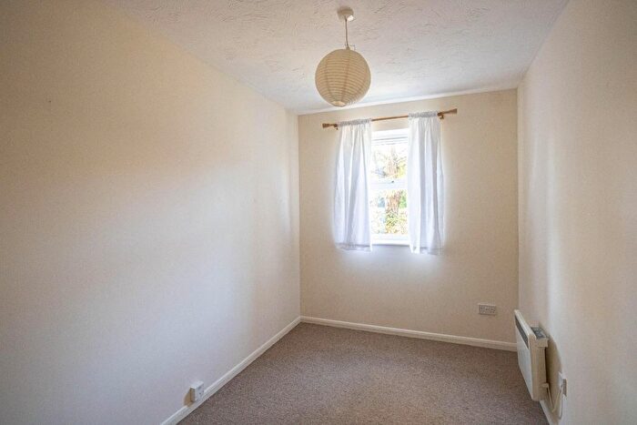 2 Bedroom Flat To Rent In Blackthorn Close, Cambridge, CB4