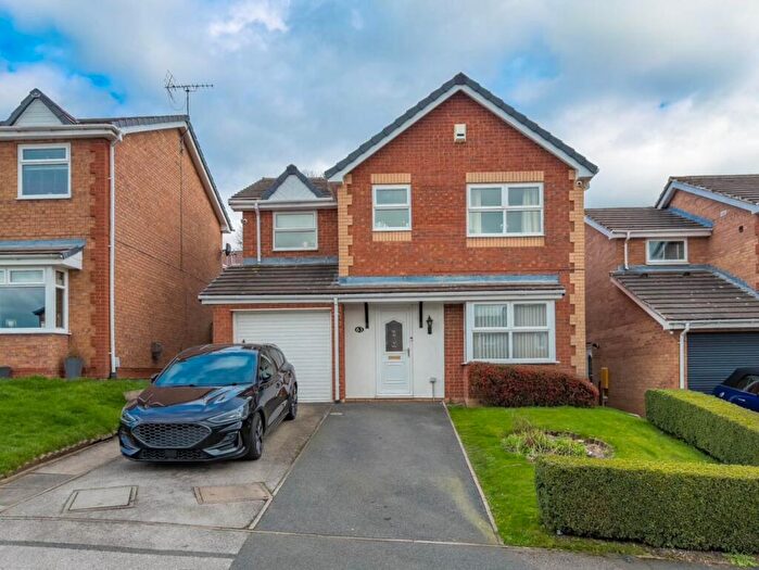 4 Bedroom Detached House For Sale In Shirley Avenue, Cleckheaton, BD19