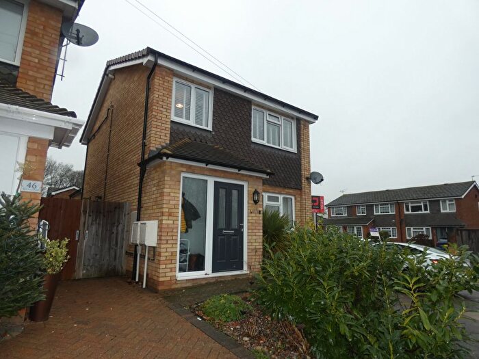 2 Bedroom Flat To Rent In Ringway Road, Park Street, St. Albans, AL2