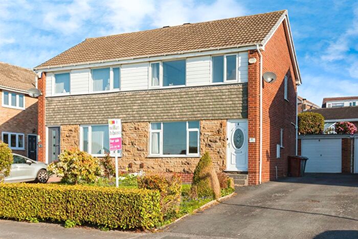 3 Bedroom Semi-Detached House For Sale In The Croft, Tingley, Wakefield, WF3