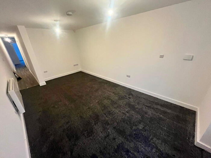 2 Bedroom Flat To Rent In Carr House Road, Hyde Park, DN4