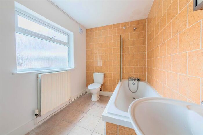 Studio To Rent In Stratford Road, London, E13