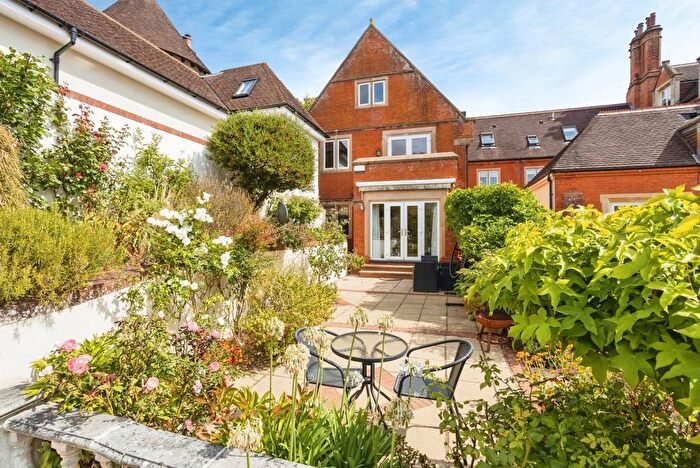 3 Bedroom End Terrace House For Sale In Shipbourne Road, Tonbridge, Kent, TN11