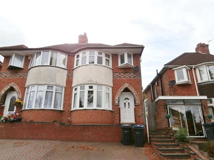 3 Bedroom Semi-Detached House To Rent In Perry Wood Road, Birmingham, B42