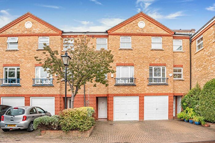 4 Bedroom Terraced House For Sale In Malthouse Drive, London, W4