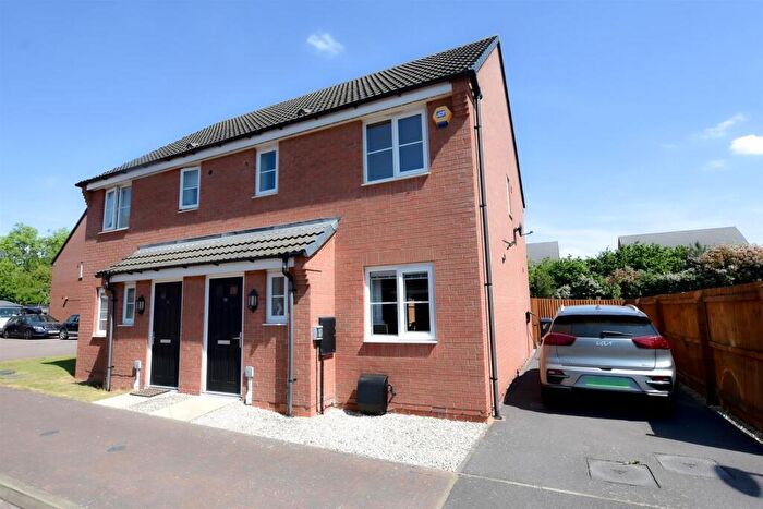 3 Bedroom Semi-Detached House For Sale In Indigo Drive, Burbage, Hinckley, LE10