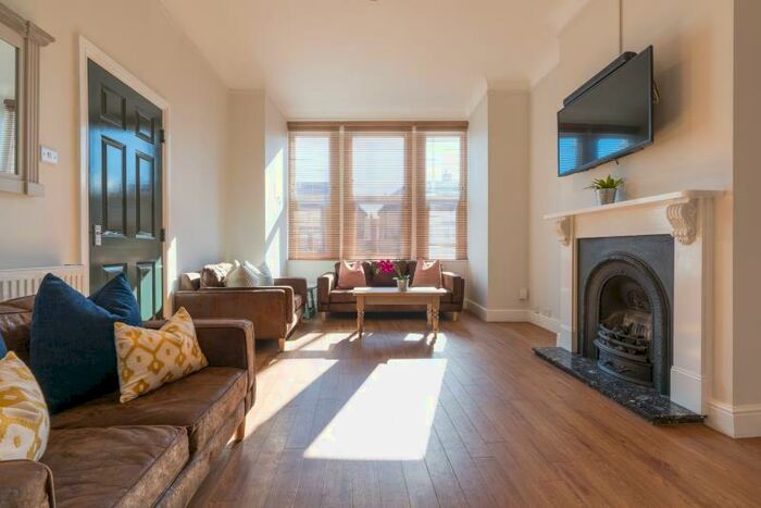 7 Bedroom Terraced House To Rent In Goldsmith Avenue, Portsmouth, PO4