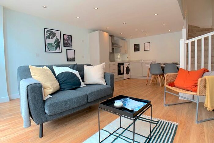 1 Bedroom Flat To Rent In Atkinson Street, Leeds, LS10